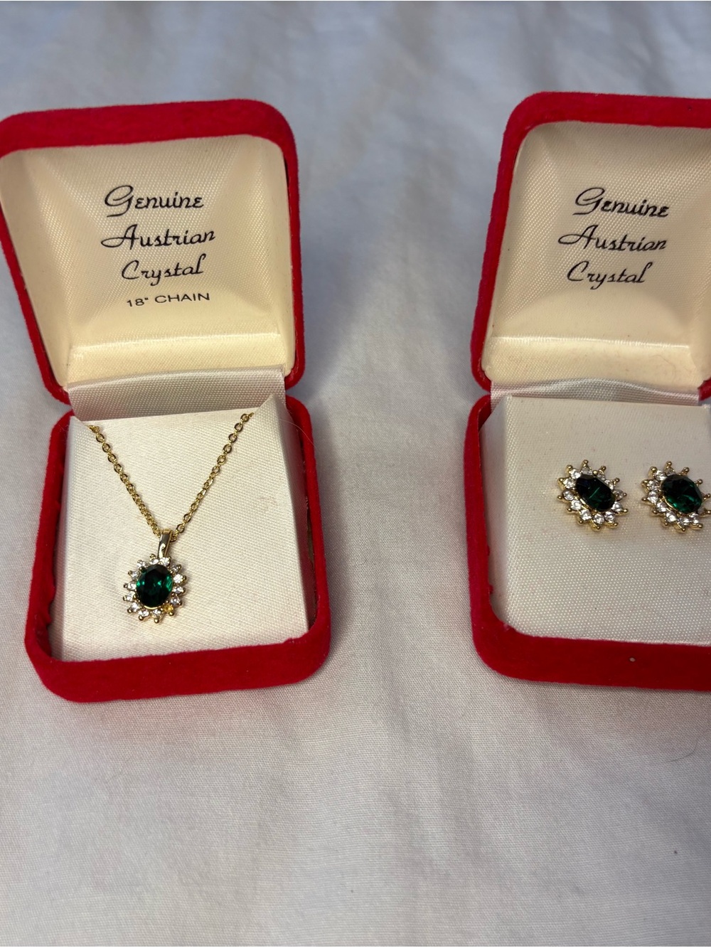 Green Halo Necklace and Earrings Set
